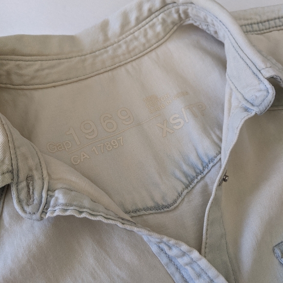 GAP Bleached Denim Shirt, XS - Picture 7 of 9